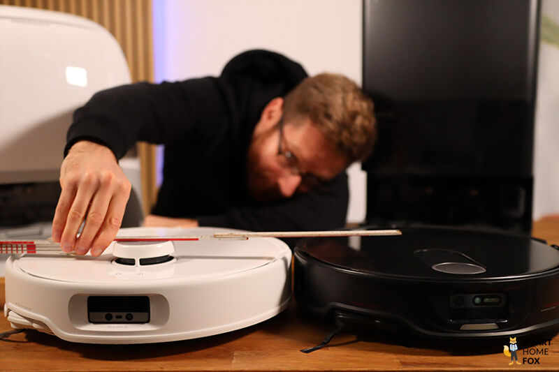 Die Hoehe wird zwischen dem QRevo Curv und QRevo Slim gemessen